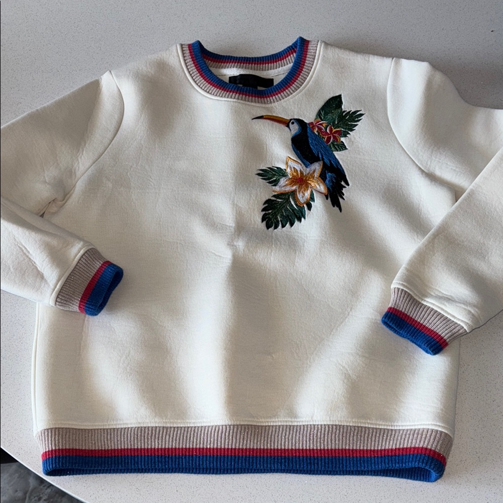 White Sweatshirt With Toucan Embroidery
